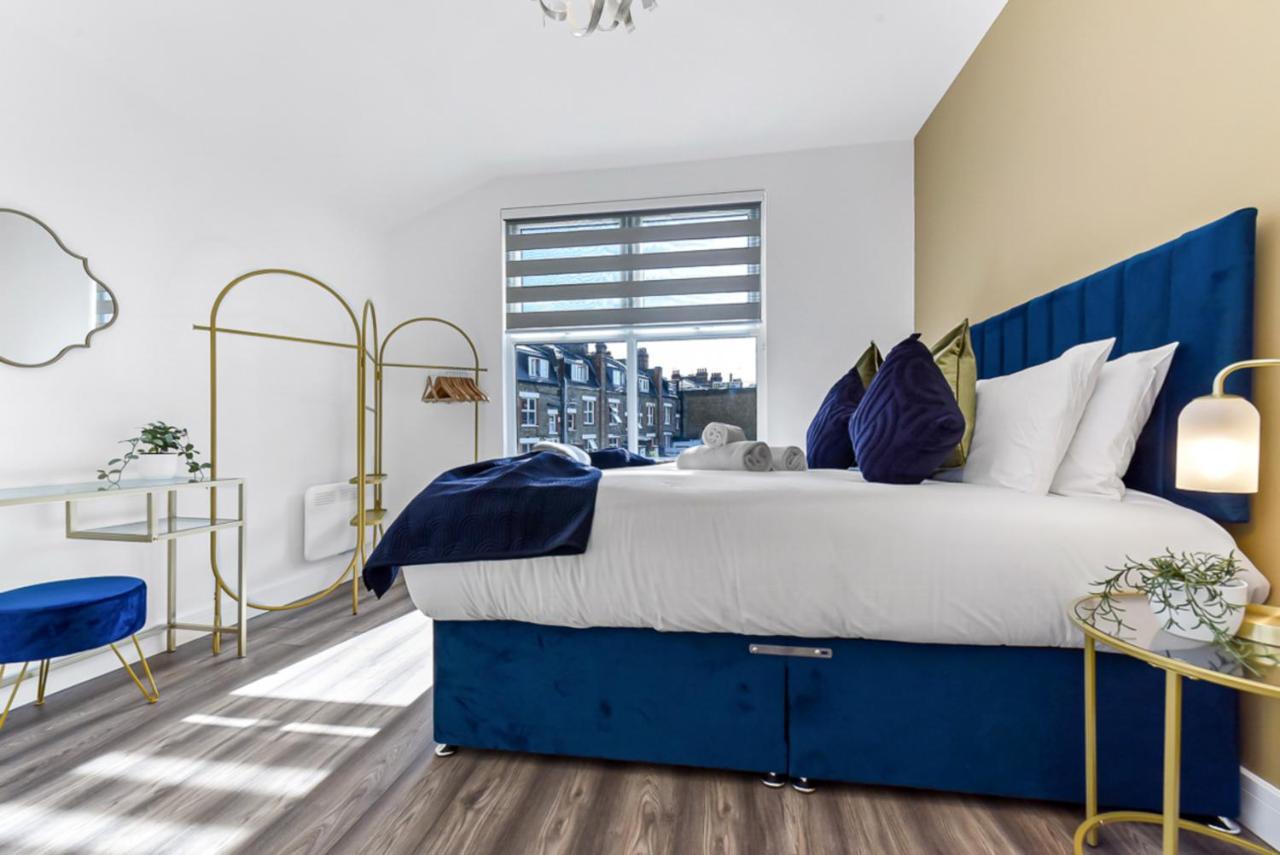 Lovely Two Bedroom With Ensuite Bathrooms Appartamento Londra